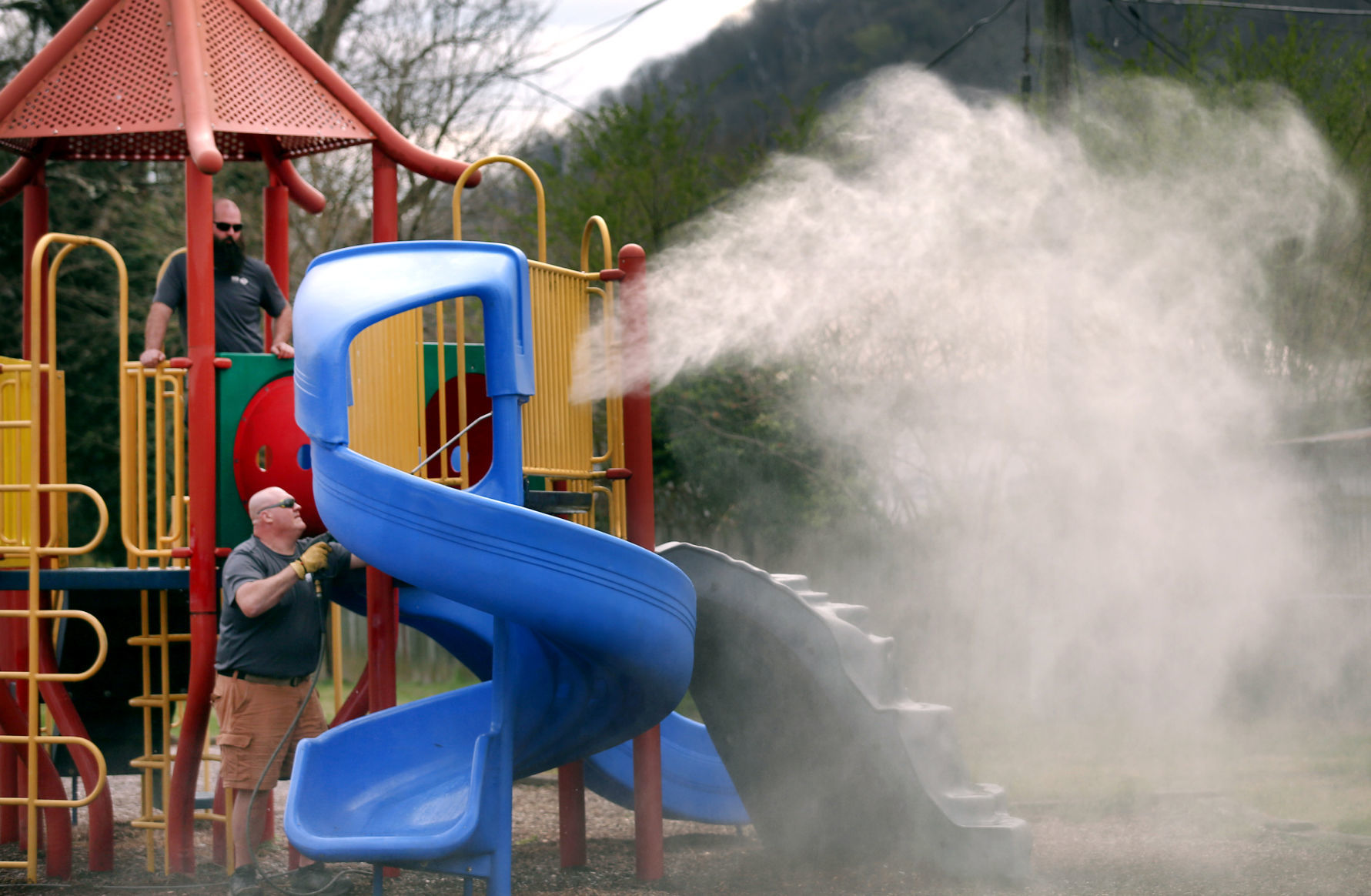 hr coronaplaygroundsGAL 031920 p04
